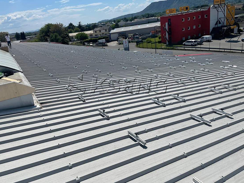 Zonne-montagesystemen voor metalen daken