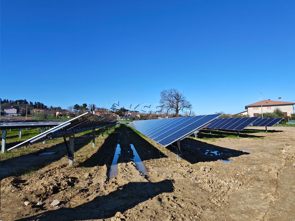 11MW-Solar-Tracker-systeem met &eacute;&eacute;n as