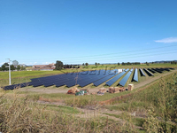 1M-Zn-Al-Mg-gecoat staal-grondmontagesysteem-zonne-energieproject-in-Itali&euml;