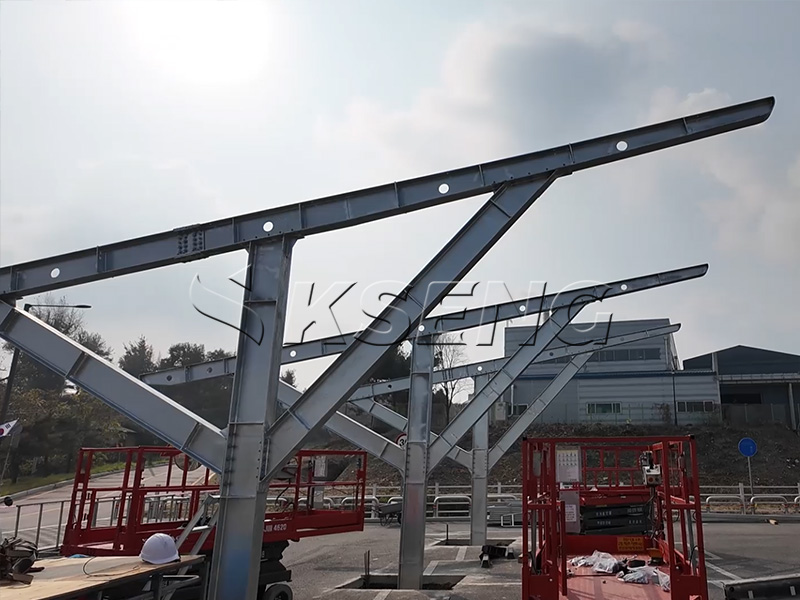 Bouwplaats-van-300kW-zonne-carport-project-in-Gyeonggi-do,-Zuid-Korea,-stichting-werk voltooid---Kseng