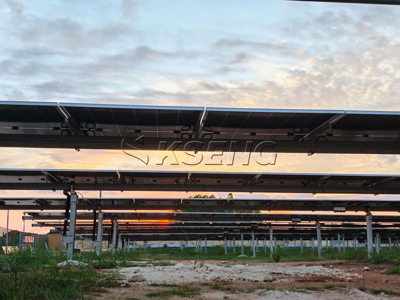 Kseng KST-1P 1P horizontaal zonnevolgsysteem met &eacute;&eacute;n as