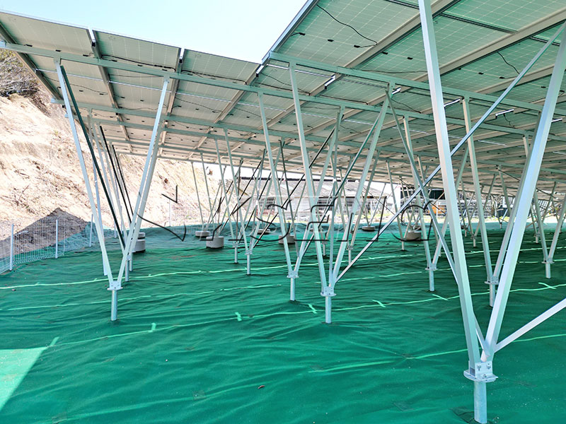 _-solar-grondschroef-fundering-installatie-op-site