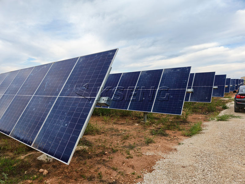 Kseng 2,5 MW Single Axis Solar Tracker-project in Itali&euml;: KST-1P voor effici&euml;nte zonne-energie op nutsschaal